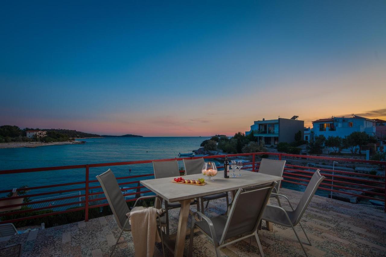 Apartments Villa Zrinka - Last Season Ever! 로고즈니차 외부 사진