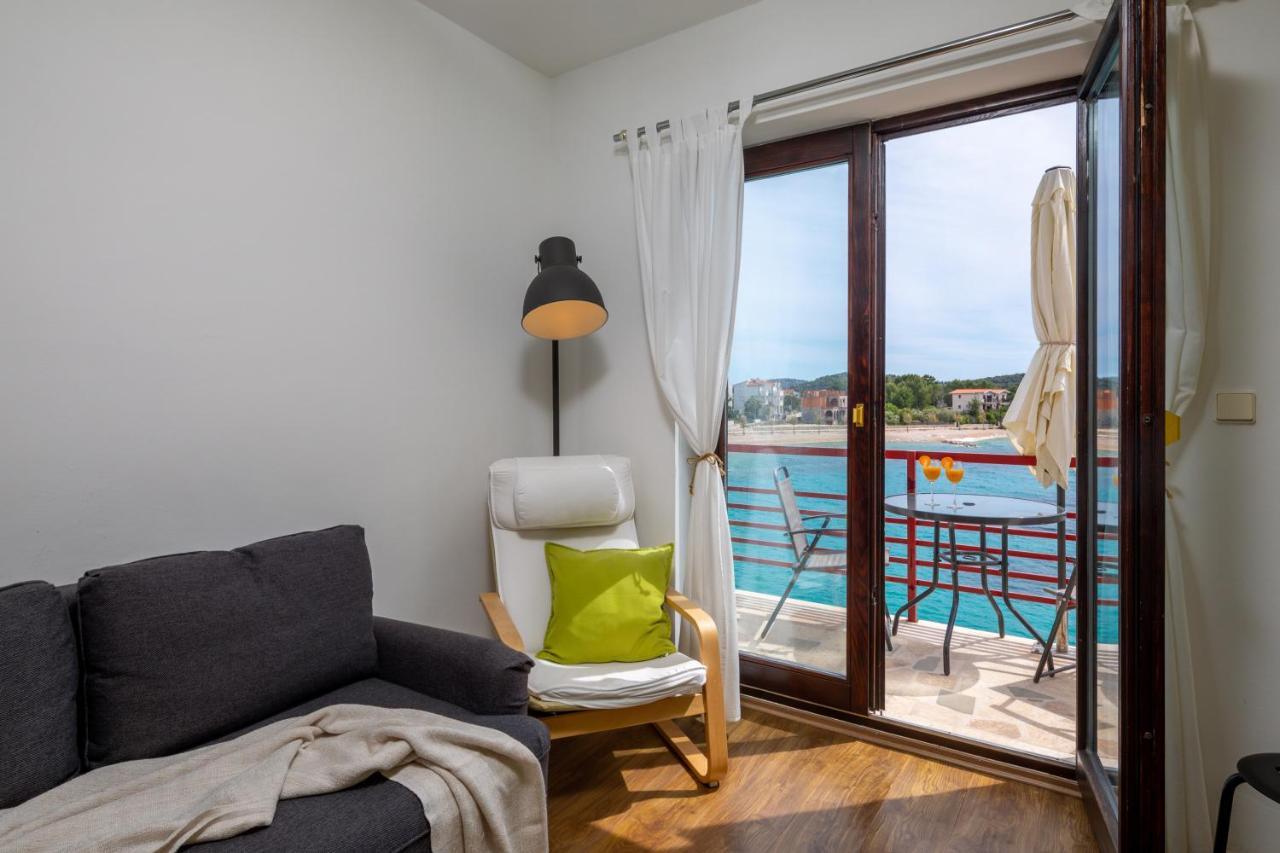 Apartments Villa Zrinka - Last Season Ever! 로고즈니차 외부 사진