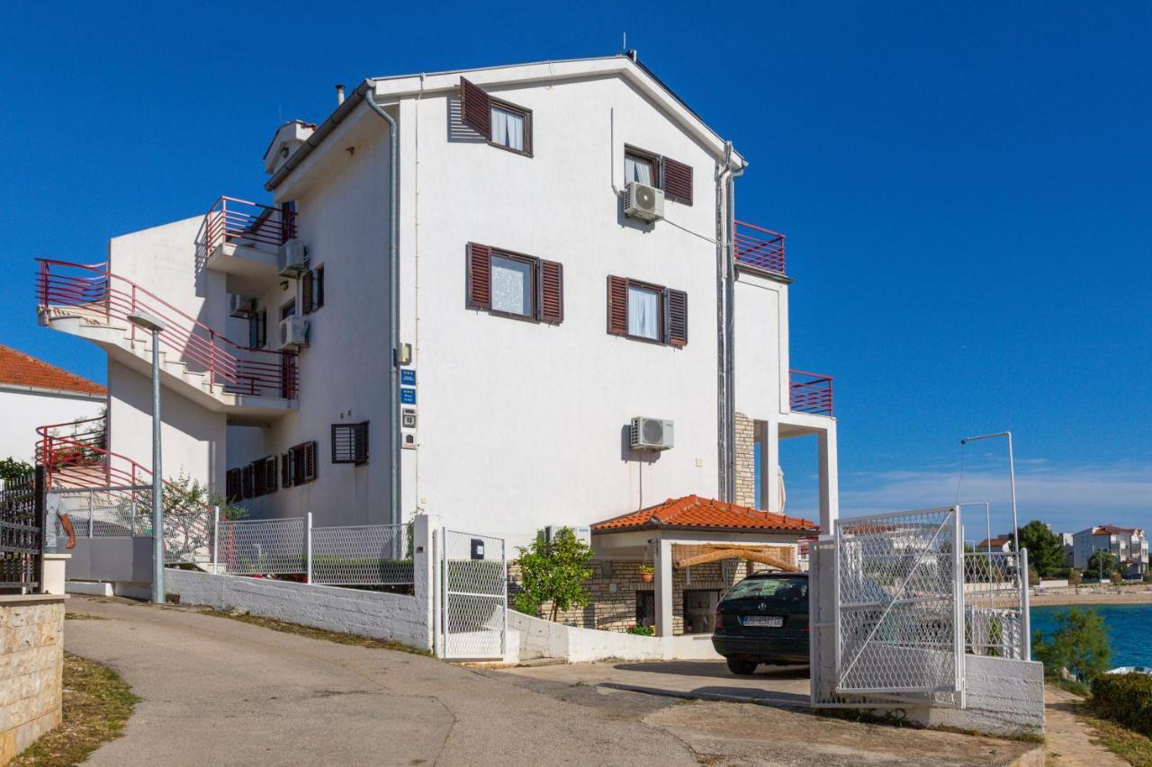 Apartments Villa Zrinka - Last Season Ever! 로고즈니차 외부 사진