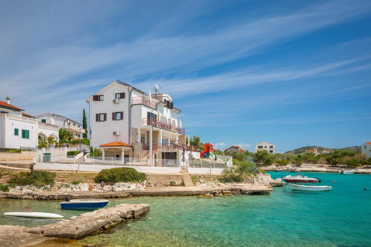 Apartments Villa Zrinka - Last Season Ever! 로고즈니차 외부 사진