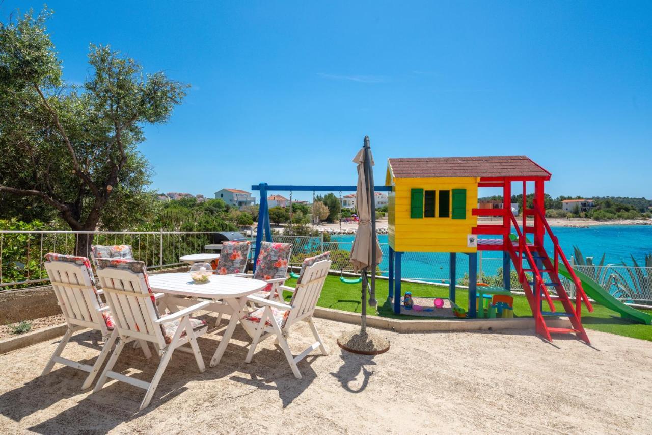 Apartments Villa Zrinka - Last Season Ever! 로고즈니차 외부 사진
