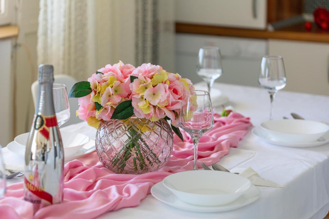 Apartments Villa Zrinka - Last Season Ever! 로고즈니차 외부 사진