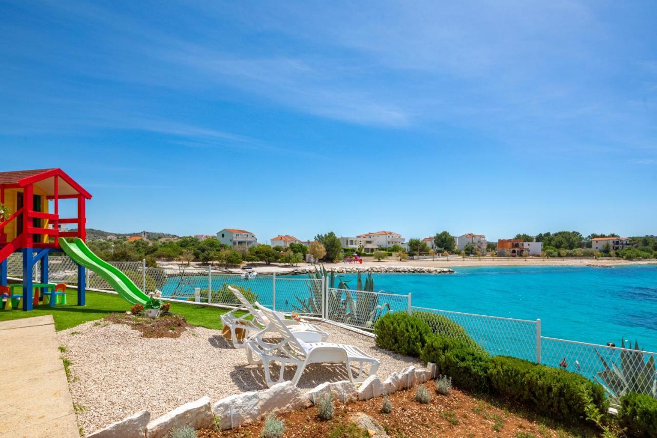 Apartments Villa Zrinka - Last Season Ever! 로고즈니차 외부 사진