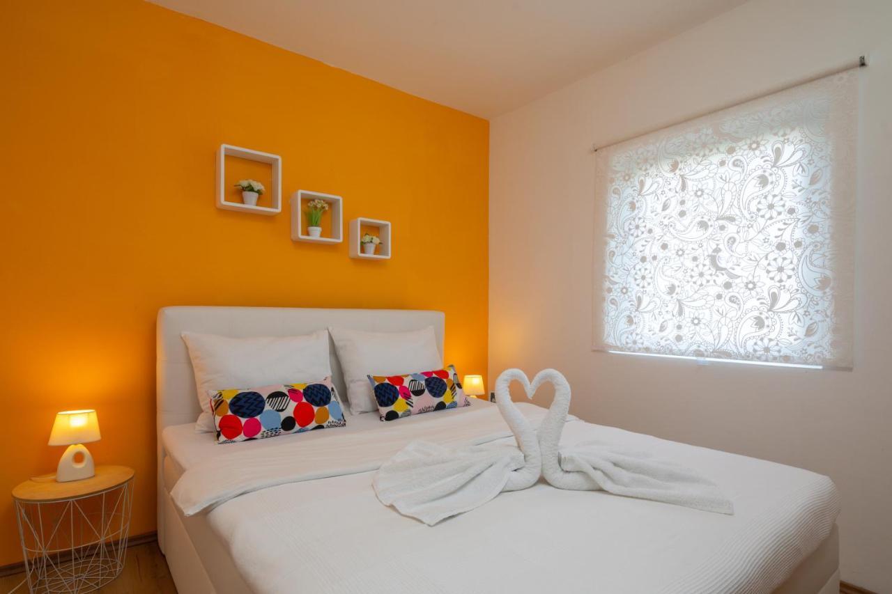 Apartments Villa Zrinka - Last Season Ever! 로고즈니차 외부 사진