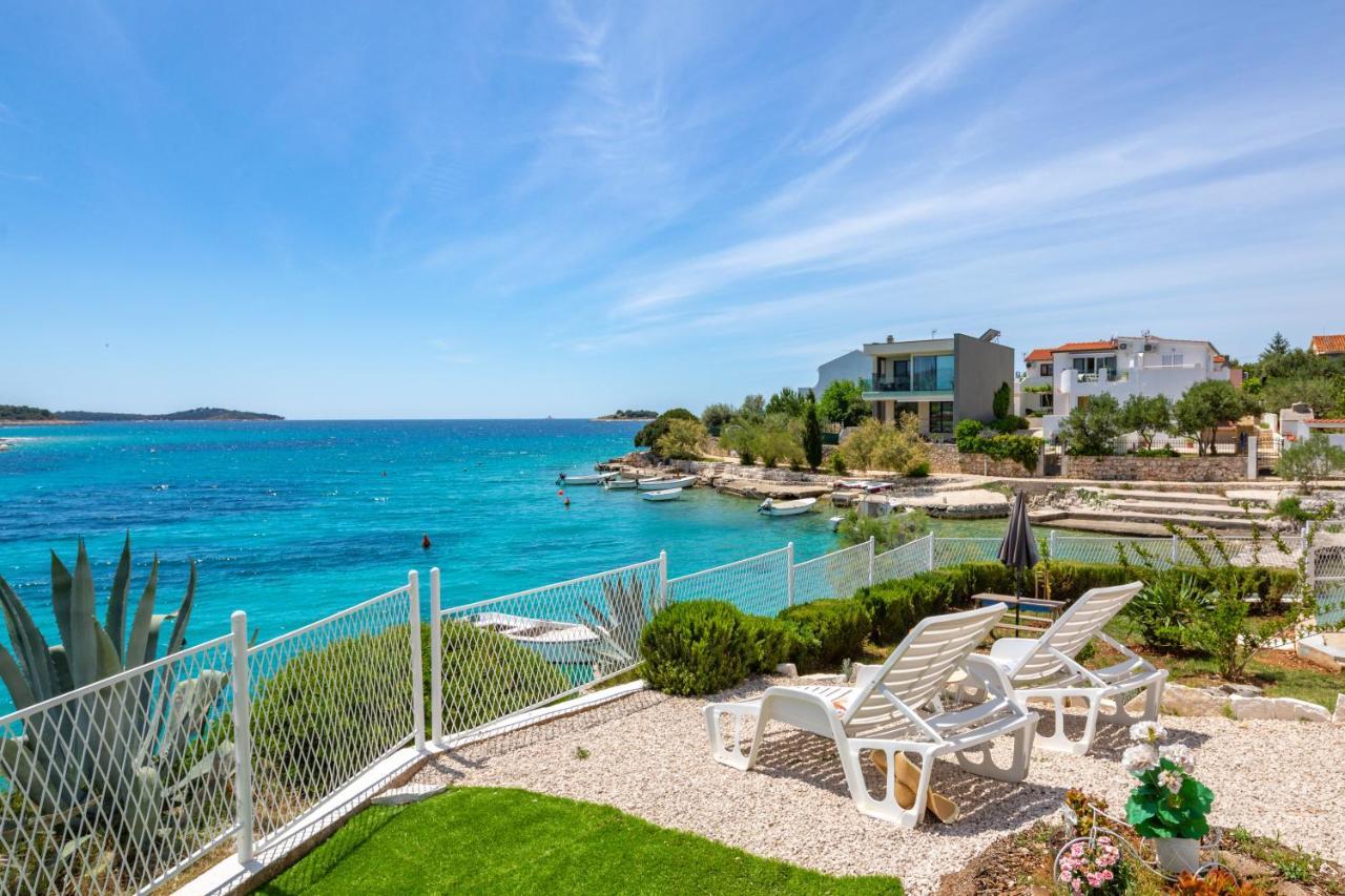Apartments Villa Zrinka - Last Season Ever! 로고즈니차 외부 사진