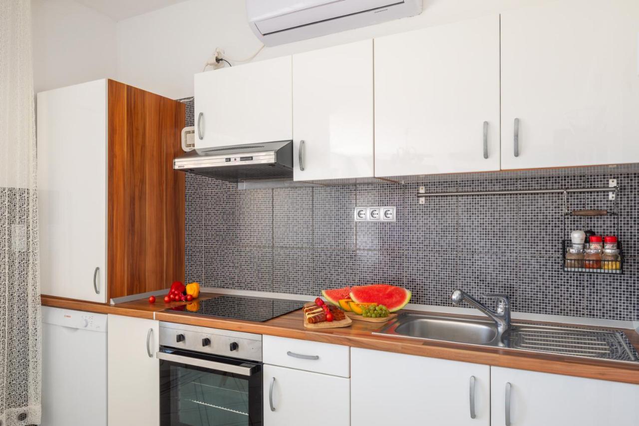 Apartments Villa Zrinka - Last Season Ever! 로고즈니차 외부 사진