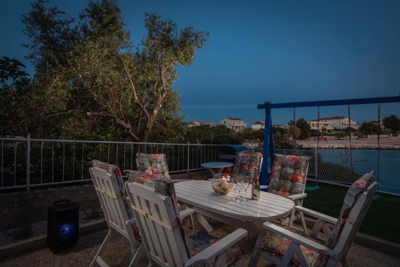 Apartments Villa Zrinka - Last Season Ever! 로고즈니차 외부 사진