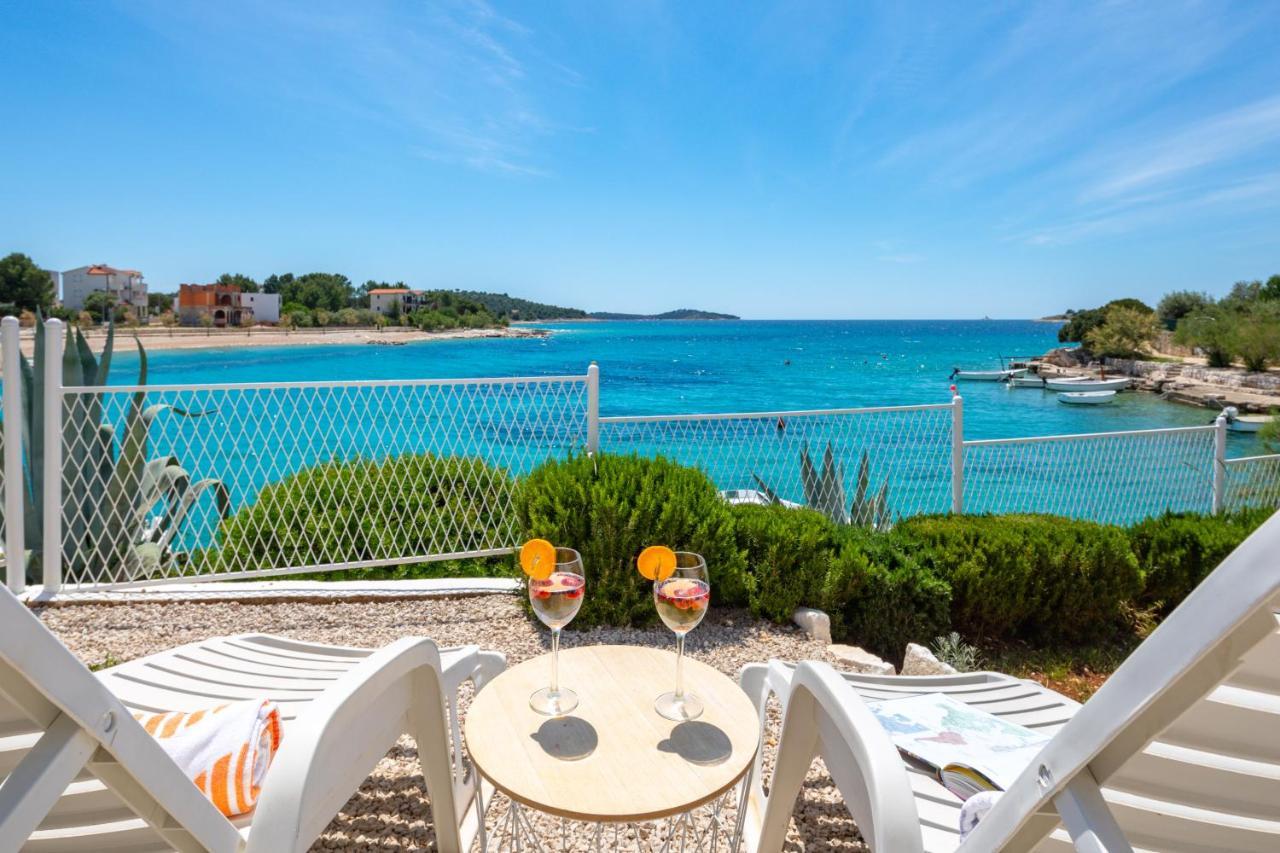Apartments Villa Zrinka - Last Season Ever! 로고즈니차 외부 사진